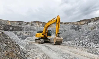 Earthmoving excavator